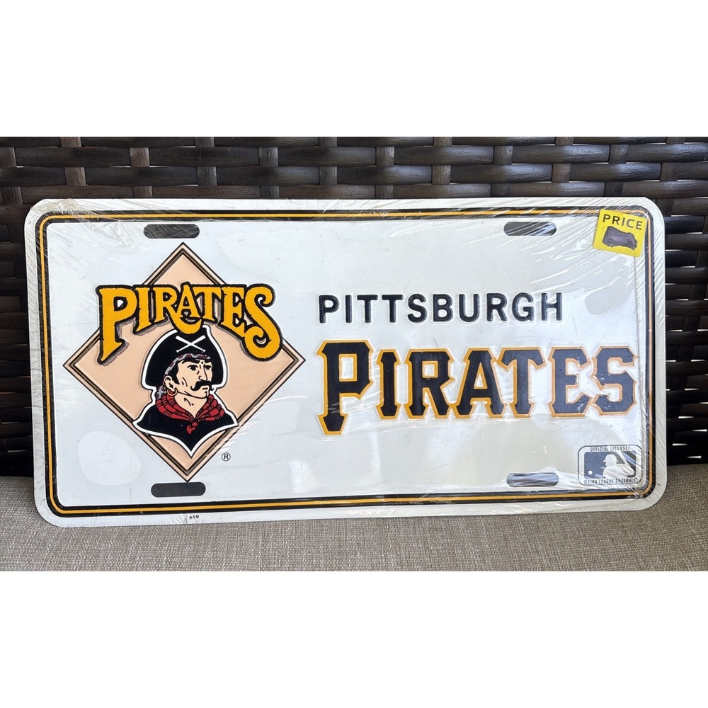 Vintage PITTSBURGH PIRATES Official MLB Baseball Metal License Plate Tag NEW NOS
